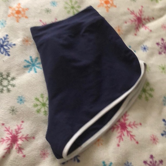 Comfy Navy blue shorts - Picture 3 of 3